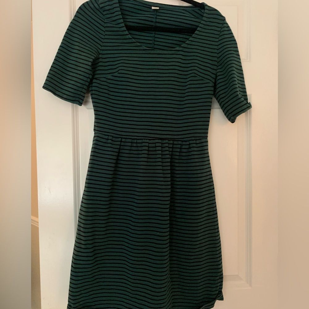 Old Navy Woman’s Green Black Stripe Dress size M